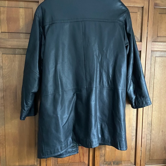 Mid length leather coat - Picture 3 of 4